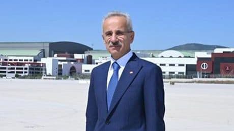 Bayramda havayoluna 365 ek sefer! Bakan Uraloğlu tedbirleri açıkladı