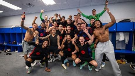 La gran juerga del Barça y una noche sin fin: Laporta en Luz de Gas, una visita al hospital y el puro de Szczesny