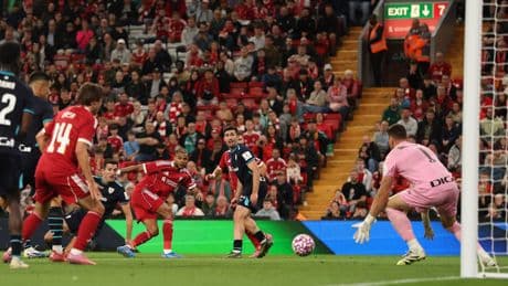 El Athletic pierde dos veces en Anfield frente al Liverpool: 4-1 y 3-2