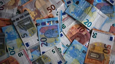 Quelle est la somme idéale d'argent liquide à avoir chez soi en cas de problème?