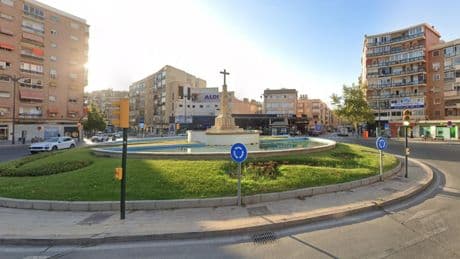 Tiroteo en Cruz de Humilladero: una persona ingresada en un hospital con una herida de bala en una pierna