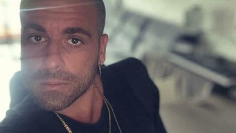 Dj Godzi morto a Ibiza, il padre: «Legato e picchiato dalla polizia». La ?Guardia Civil: «Era sotto effetto di droghe»
