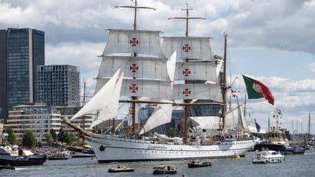 Grote drukte in Amsterdam bij Sail-Out, afsluiting van Sail