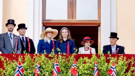 Nationalfeiertag: Nach Skandalen und Gesundheitssorgen: Norwegische Royals zeigen Einigkeit