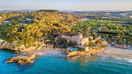 From secluded bays to family-friendly shores, discover the Costa Dorada’s bucket-list beaches