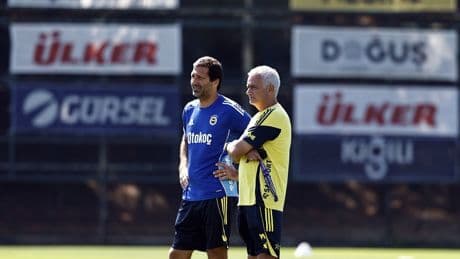 Fenerbahçe Feyenoord karşısında tur arayacak