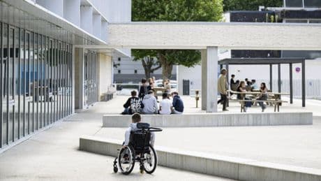 « Depuis la petite section, Corentin a eu 7 AESH différentes » : pour les élèves handicapés, l’école inclusive relève toujours du parcours du combattant