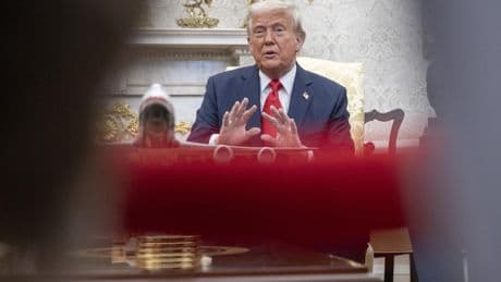 Trump acorrala a los grandes bufetes de abogados en plena batalla contra el poder judicial