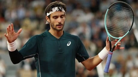 Musetti, cos'&egrave; successo davvero contro Alcaraz al Roland Garros. Maledizione infortuni, e ora l'erba