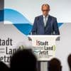 Migrationspolitik: Merz hält an Zurückweisung Asylsuchender fest