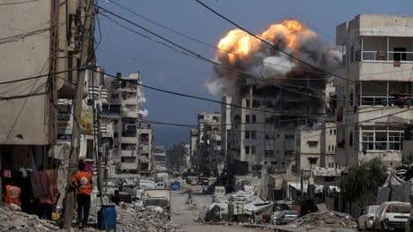 Los tanques israelíes irrumpen en el último bastión de Hamás en Gaza en busca de los rehenes