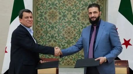 AKP'li eski vekil uyardı: Tuhaf şeyler oluyor