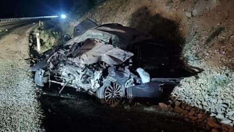 Otobüs otomobille çarpıştı: 1 kişi hayatını kaybetti, 8 yaralı