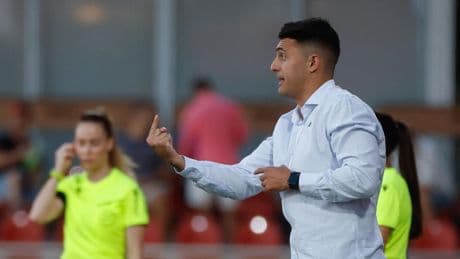 Comienza la reestructuración de la Real Sociedad: Arturo Ruiz, nuevo entrenador del equipo femenino