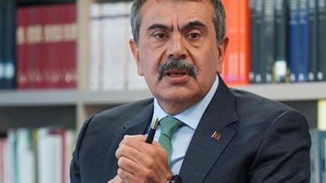 Bakan Tekin: İstanbul'da depremden sonra 3'ü tarihi 4 okul boşaltıldı