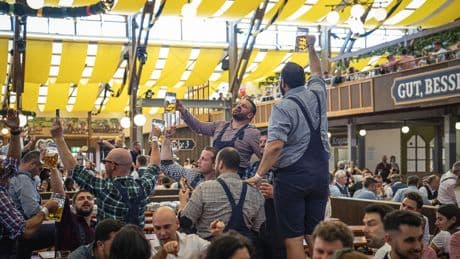 Alerta en Alemania por la caída del consumo de cerveza: una crisis cultural que pone en jaque a 1.500 cervecerías
