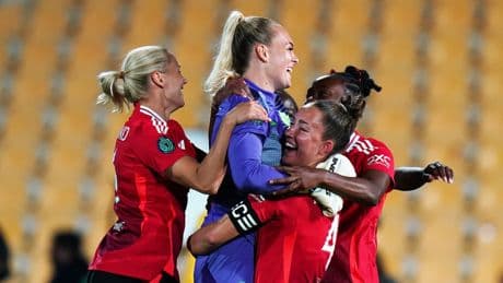 Manchester United and Man City through to semi-finals of inaugural World Sevens Football tournament