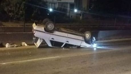Kartal'da otomobil devrildi: 2 yaralı