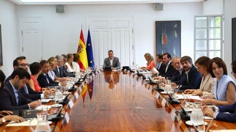 Sánchez afronta una 'semana horribilis' por corrupción coincidiendo con el pleno de la Diada