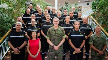 El rey Felipe visita el Cuartel General de la UME en Torrejón para conocer su despliegue por los incendios
