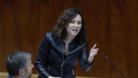 Ayuso dice que la imputación a dos ex altos cargos es “un cambio de criterio” de la Fiscalía
