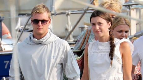 Mama Corinna kennt sie schon! - Mick Schumacher mit neuer Begleiterin gesichtet