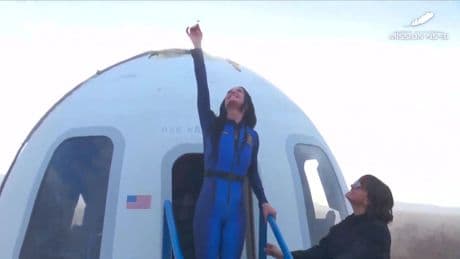 Promi-Flug Blue Origin: Raketen-Spektakel im Video: Hier wird Katy Perry zur Astronautin