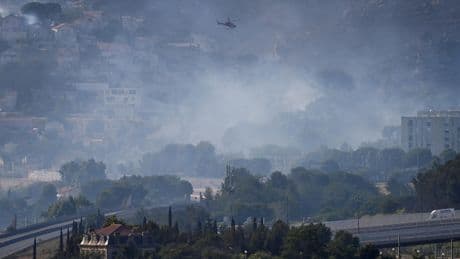 Incendie à Marseille : le feu «pas encore fixé» selon Bruno Retailleau, la circulation des TGV reprend ce mercredi