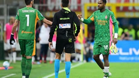 Serie A : Mike Maignan sort blessé face à Bologne