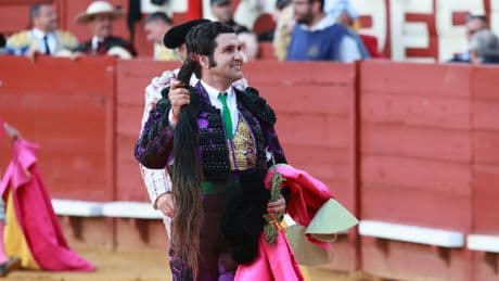 Un inmenso Morante de la Puebla corta un rabo a un toro de vuelta al ruedo de Álvaro Núñez en Jerez