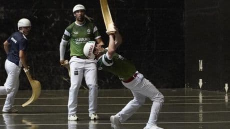 Euskadi y España saldan con éxito su debut