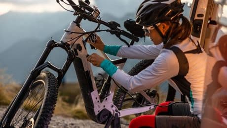 Elektrisch radeln: So laden Sie Ihren E-Bike Akku richtig