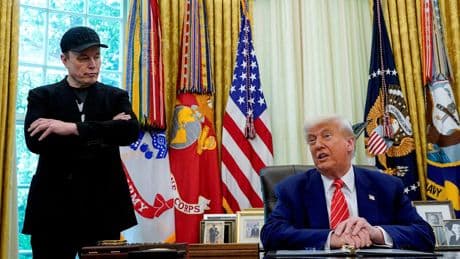 Drohende Milliardenverluste für Tesla - Wegen dieser Klausel ist Musk sauer auf Trump