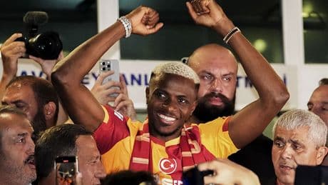 Dünya Victor Osimhen transferini konuşuyor! "Ne pahasına olursa olsun dönmek istedi"