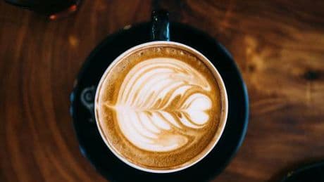 La stangata sul costo di caffè e cappuccino: ecco dove si paga di più in Italia