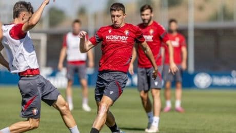 Areso sigue sin entrenar con Osasuna y tiene que decidir ya su destino