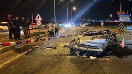 Sivas'ta otomobil devrildi: Ölü ve yaralı var
