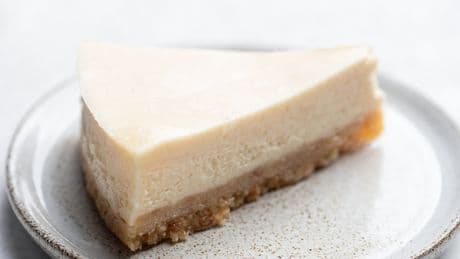 Vergessen Sie Quark: Welche Zutat Käsekuchen besonders cremig macht