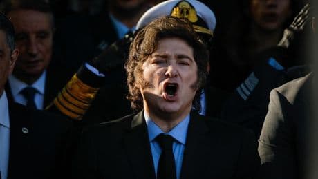 "Mandriles", "mierdas" y "mentirosos": así propaga Milei el odio contra el periodismo en Argentina