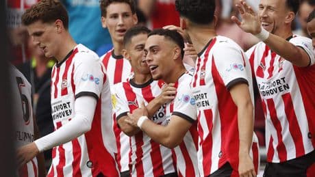 Herbeleef hier hoe PSV Go Ahead in slotfase klopte en zo de eerste prijs van dit seizoen pakte