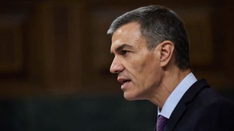El PSOE se desploma en el barómetro del CIS de julio, el PP no avanza y Vox se dispara