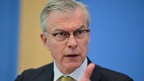 Bald 50 Prozent: Wirtschaftsweiser warnt vor drastischem Anstieg der Sozialabgaben