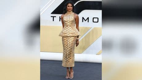 Obwohl ihr Part geschnitten wurde: Simone Ashley vergoldet "F1"-Premiere