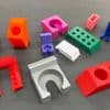 heise+ | Bastelprojekt: Halterung für French-Cleat-Wand aus dem 3D-Drucker