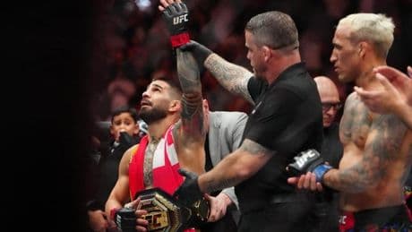 Ilia Topuria se convierte en campeón de peso ligero tras noquear a Charles Oliveira