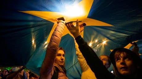 « La liberté de choix des citoyens européens est altérée au nom d’une “liberté d’expression” manipulée sur les réseaux sociaux »