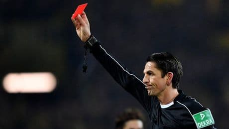 Adios a Aytekin, el arbitro de la remontada del Barça al PSG