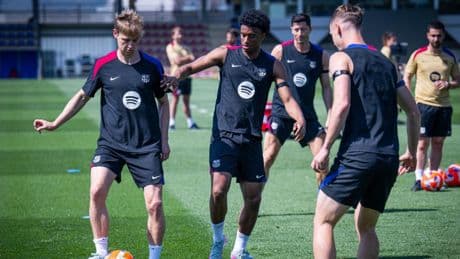 El último entrenamiento del Barça previo al Espanyol, en streaming