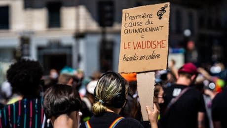 Lois fin de vie : à gauche, des voix s’élèvent contre des risques d’« eugénisme social »