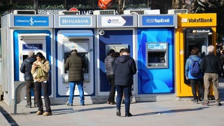 Bankaların eli emekçinin cebinde | Kasa her zaman kazanır